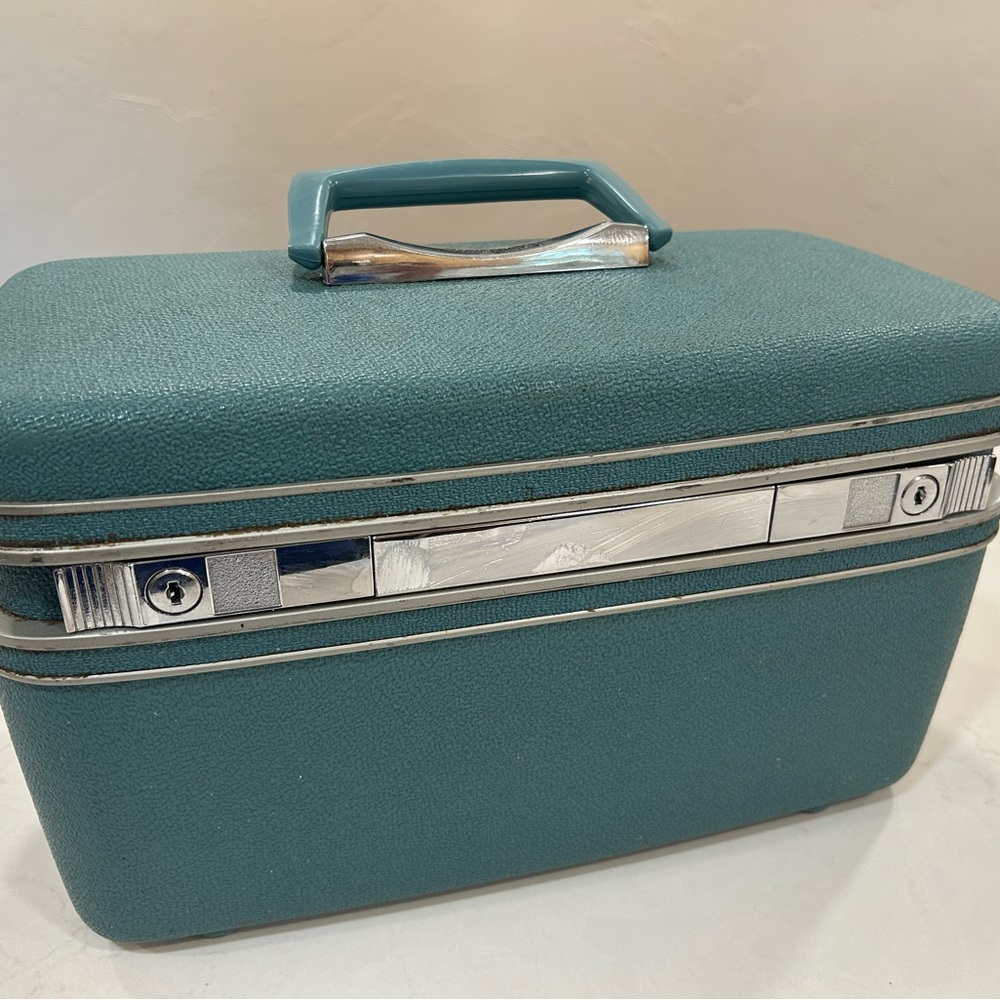 Samsonite Teal Travel Case with Silver Accents